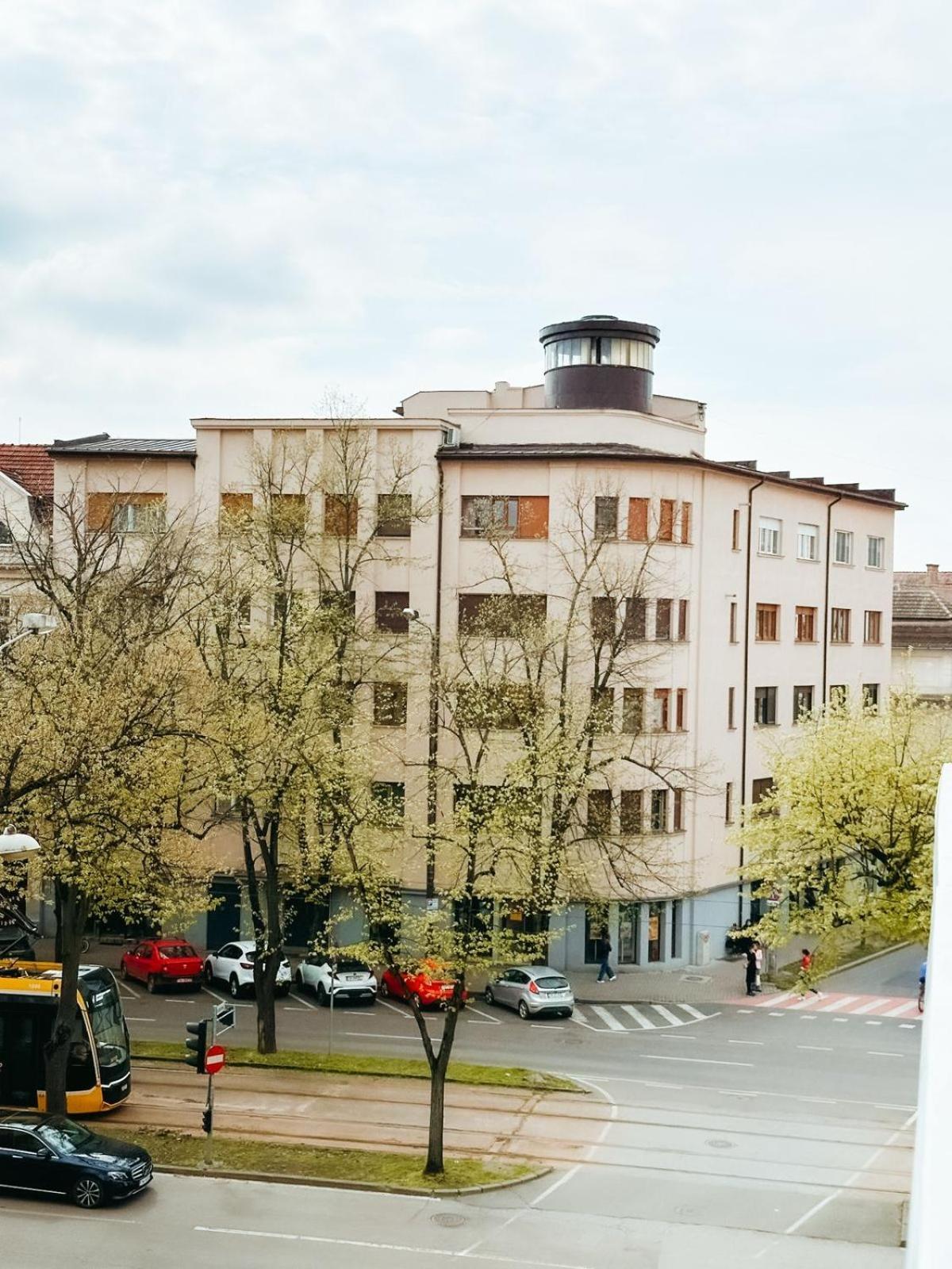 Noah Downtown Apartament *